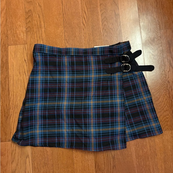 SO Blue and Purple Plaid Mini Skort with Buckle Accents. Size Juniors 11. NWT - Picture 3 of 9